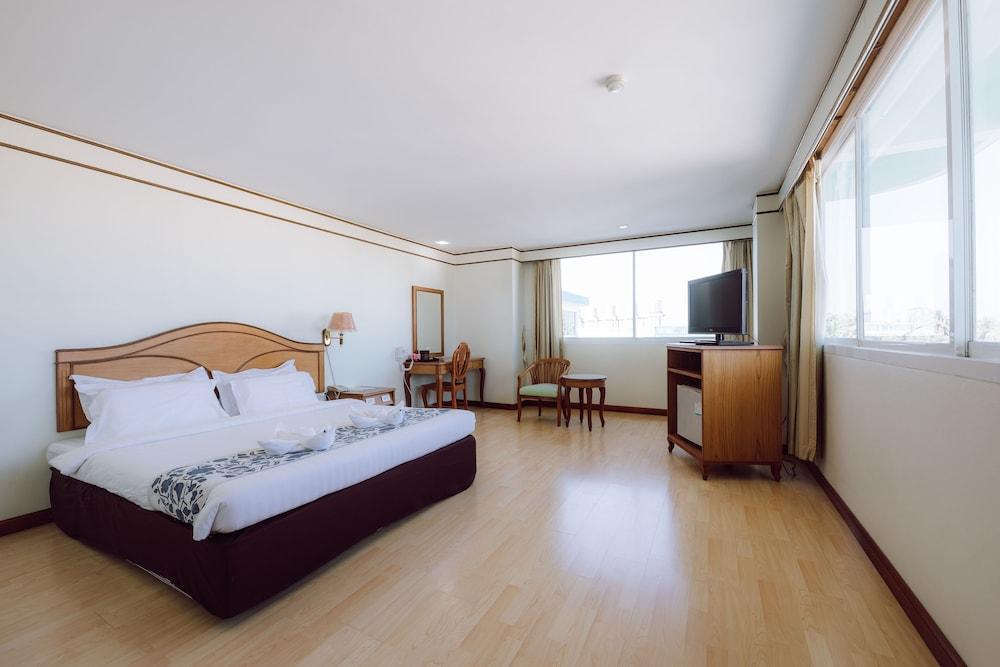 Morakot Twin Chumphon Hotel Buitenkant foto