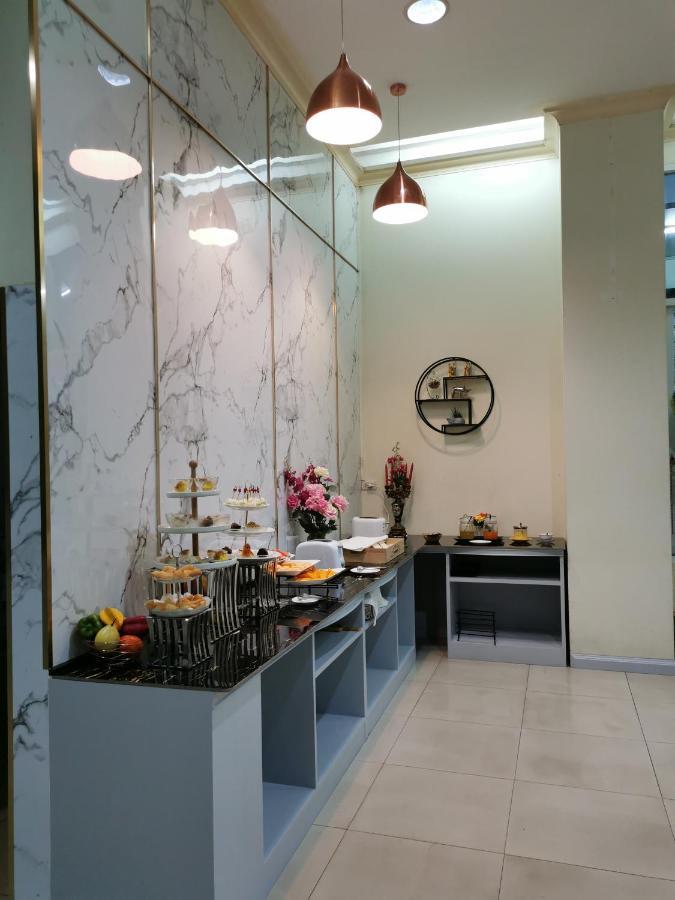 Morakot Twin Chumphon Hotel Buitenkant foto