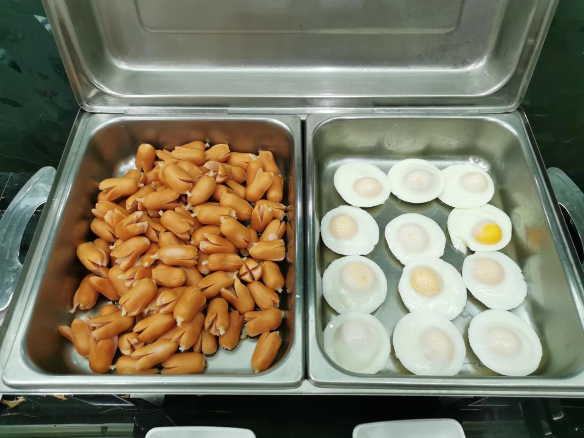 Morakot Twin Chumphon Hotel Buitenkant foto