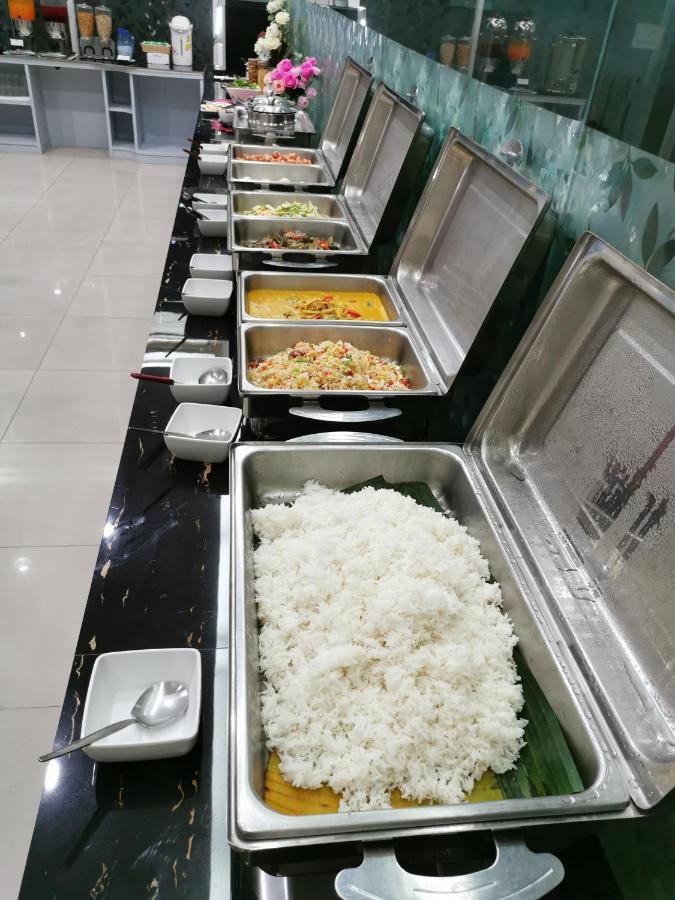Morakot Twin Chumphon Hotel Buitenkant foto