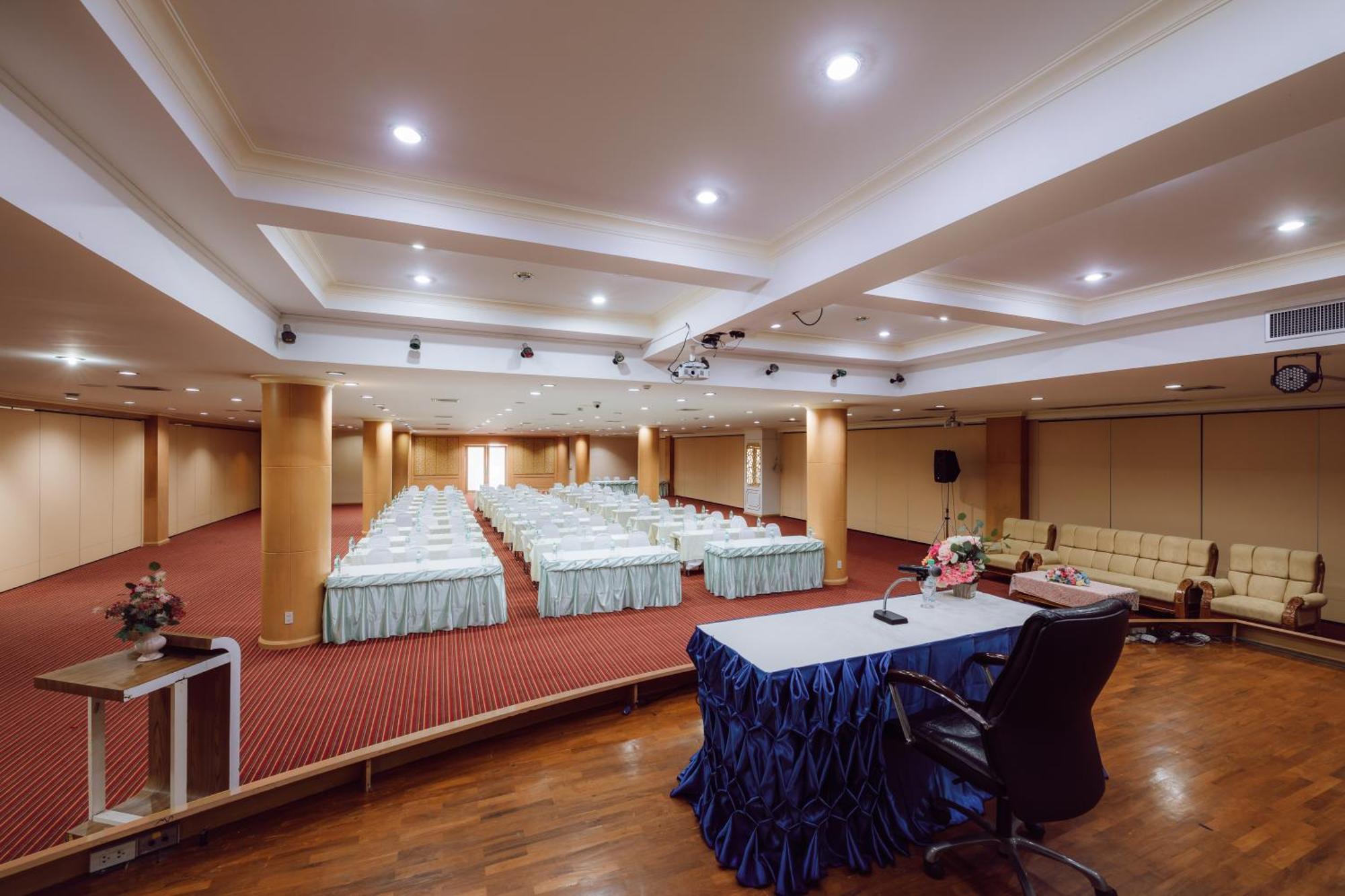 Morakot Twin Chumphon Hotel Buitenkant foto