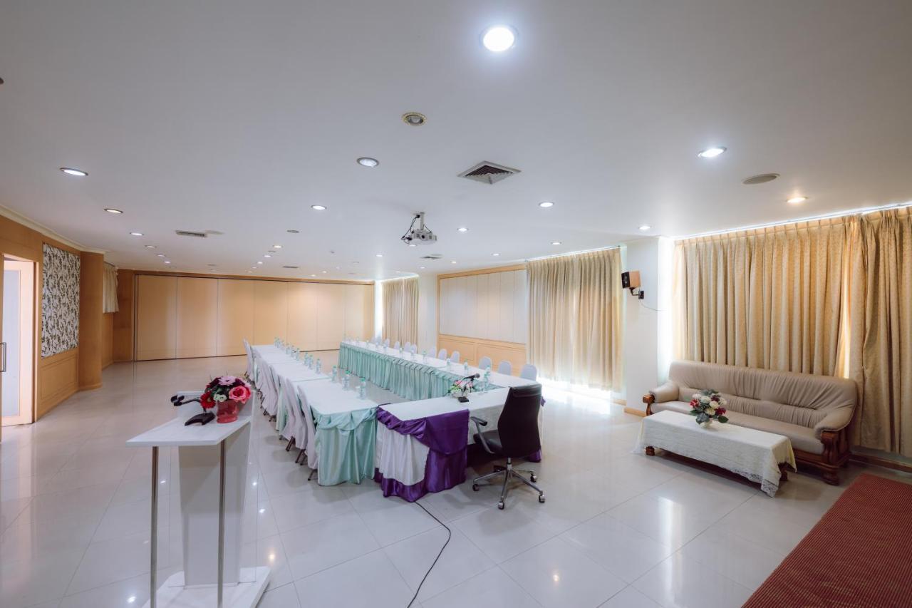 Morakot Twin Chumphon Hotel Buitenkant foto