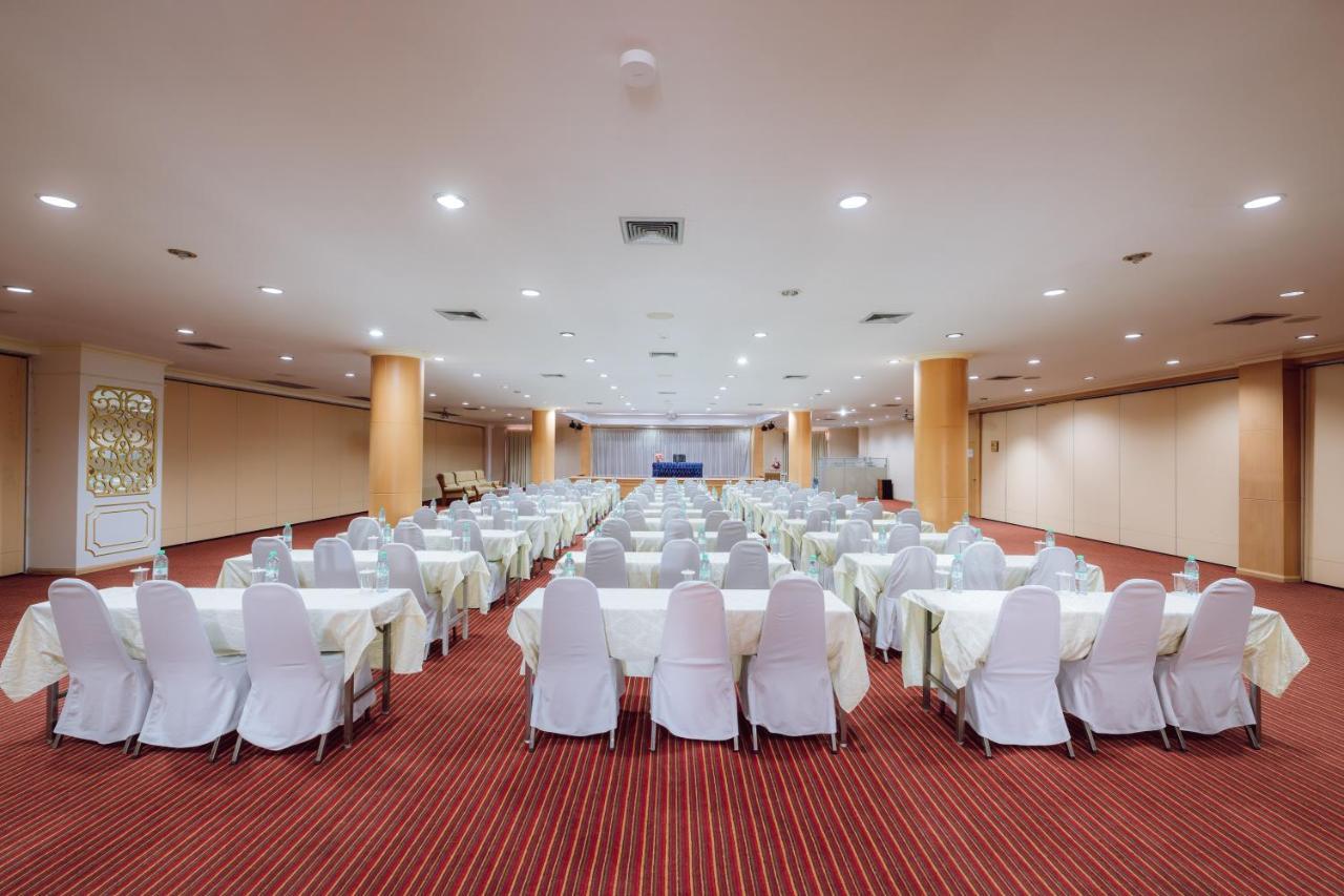 Morakot Twin Chumphon Hotel Buitenkant foto