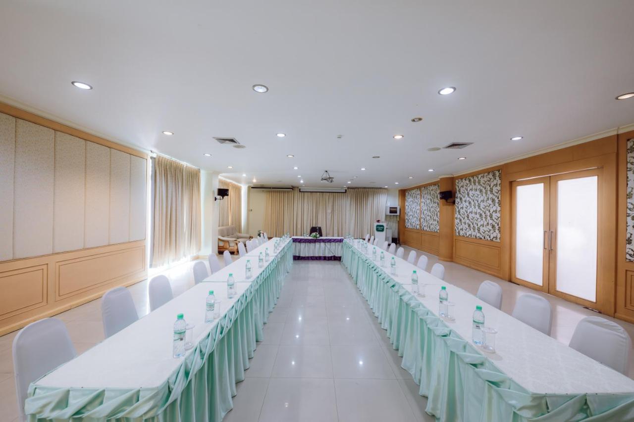 Morakot Twin Chumphon Hotel Buitenkant foto